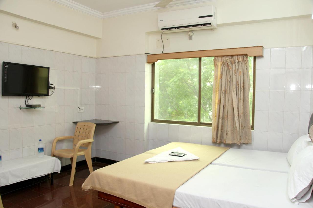 Durga Residency Hotel Tirupati Exterior photo